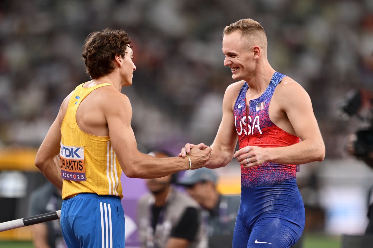 Armand Duplantis, record mondial răsplătit cu 170.000 de dolari » Ce spun adversarii: „Are tot ce își dorește fiecare săritor”