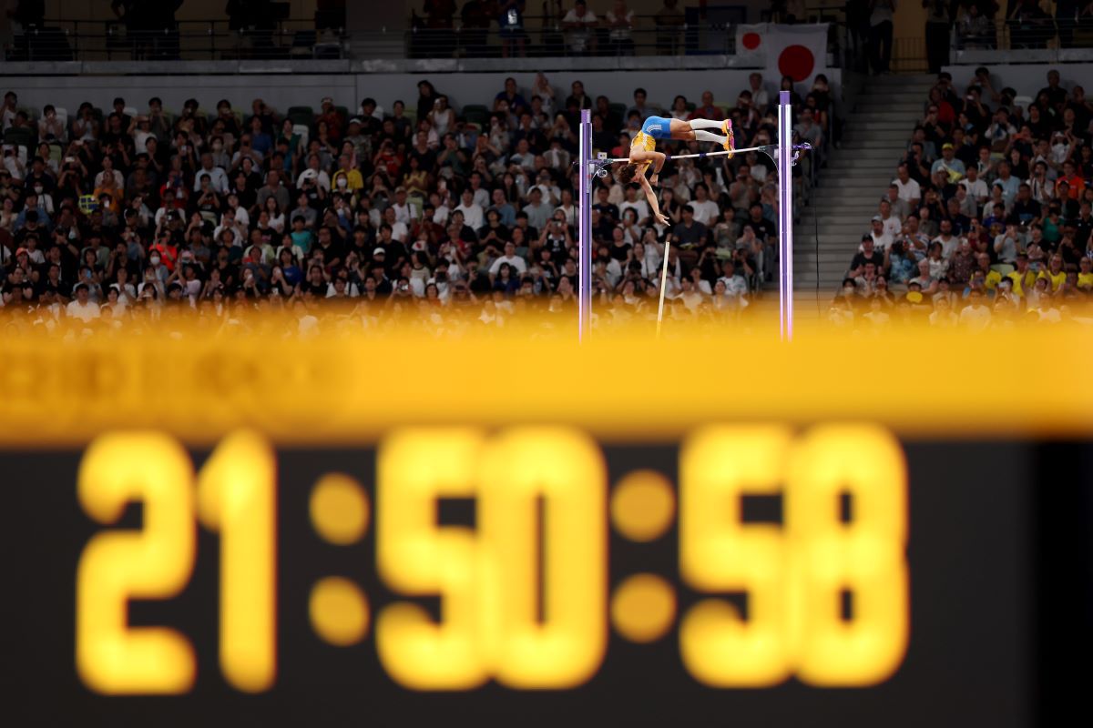 Armand Duplantis, record mondial răsplătit cu 170.000 de dolari » Ce spun adversarii: „Are tot ce își dorește fiecare săritor”