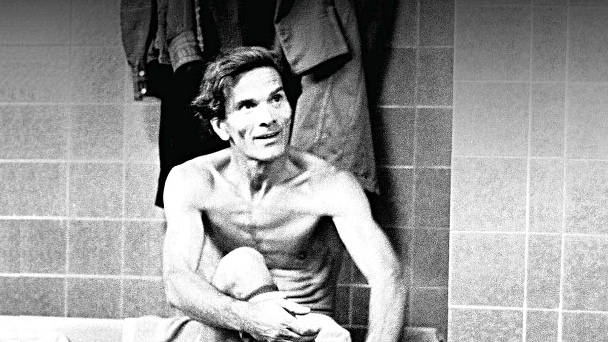 Pier Paolo Pasolini, poetul care a iubit fotbalul cu febra cu care a îndrăgit literatura
