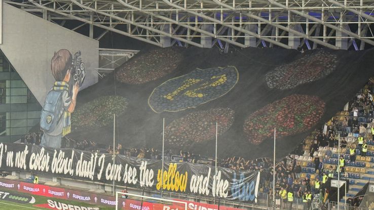 Scenografii spectaculoase la meciul Petrolul - Dinamo, din Superligă. Foto: Andrei Crăițoiu (GSP.RO)