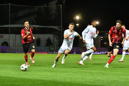 Florin Tănase (centru) a fost singurul jucător care l-a mulțumit pe Becali Foto: Sportpictures.eu