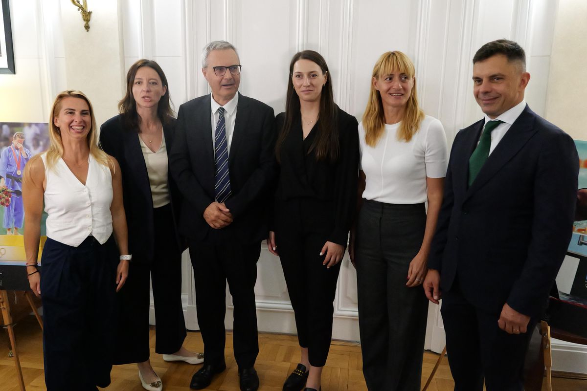 Medaliați olimpici și reprezentați COSR, la Sărbătoarea Sportului la Ambasada Franței » Șeful ANS: „Poate că, România va îndrăzni să viseze la organizarea unor JO”