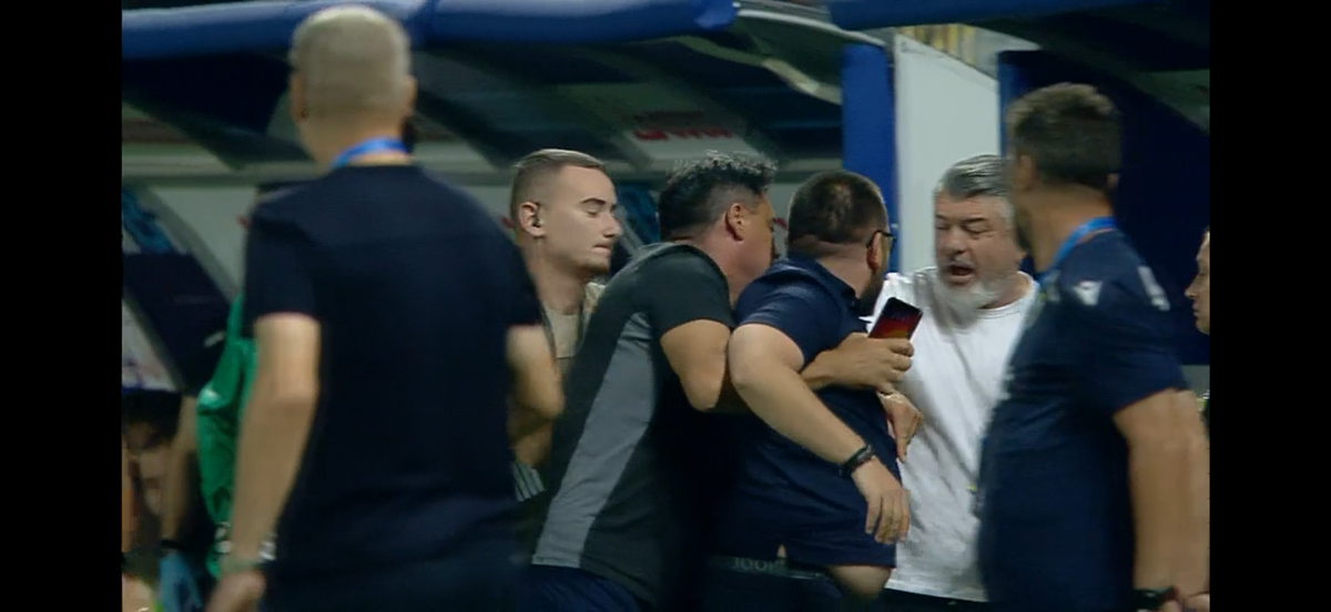 Gesturi huliganice la Ploiești » Oficialul Petrolului a vrut să sară la bătaie cu Andrei Chivulete și-a fost luat pe sus de oamenii din club