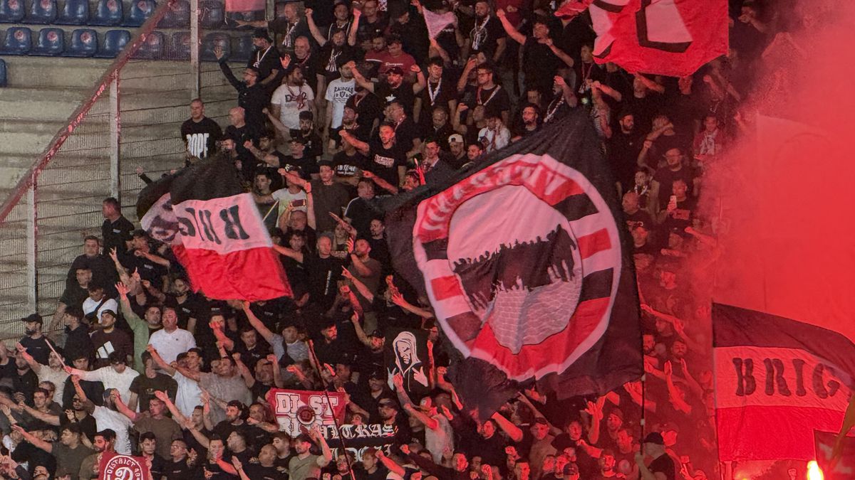 Atmosfera la Petrolul - Dinamo