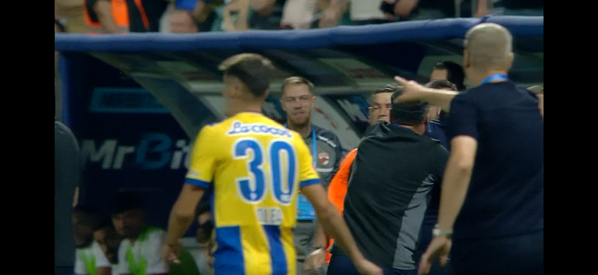 Gesturi huliganice la Ploiești » Oficialul Petrolului a vrut să sară la bătaie cu Andrei Chivulete și-a fost luat pe sus de oamenii din club