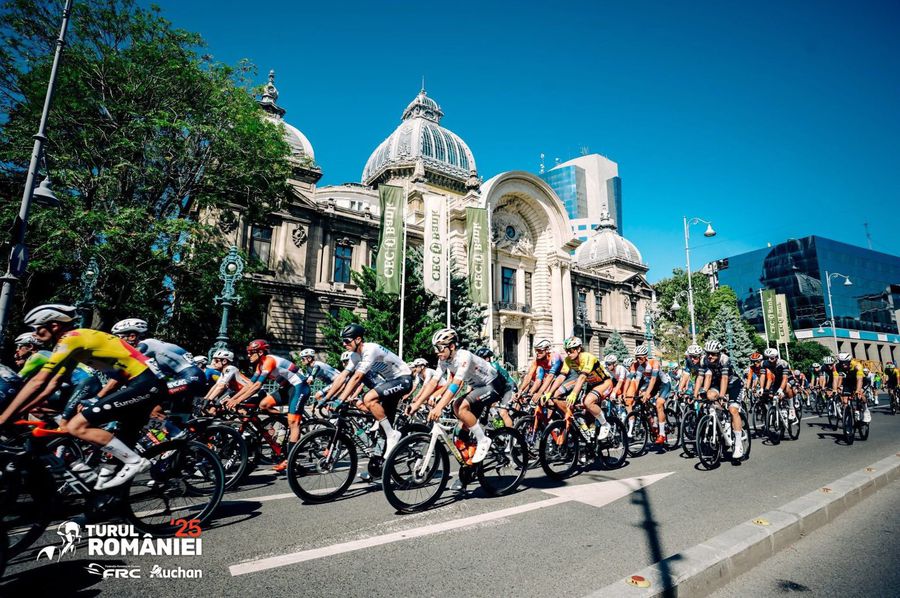 7,8 tone de apă s-au consumat în ediția din acest a Turului României! Câte camere de hotel s-au rezervat + alte cifre spectaculoase