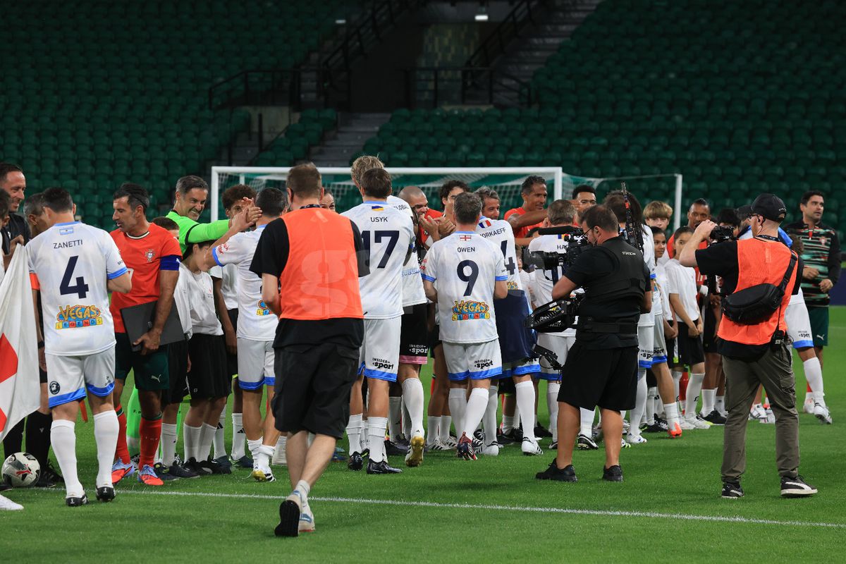 Îl mai recunoști pe Christian Karembeu? Spectacol la „Legends Charity Game