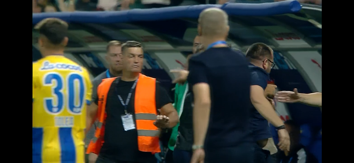 Gesturi huliganice la Ploiești » Oficialul Petrolului a vrut să sară la bătaie cu Andrei Chivulete și-a fost luat pe sus de oamenii din club
