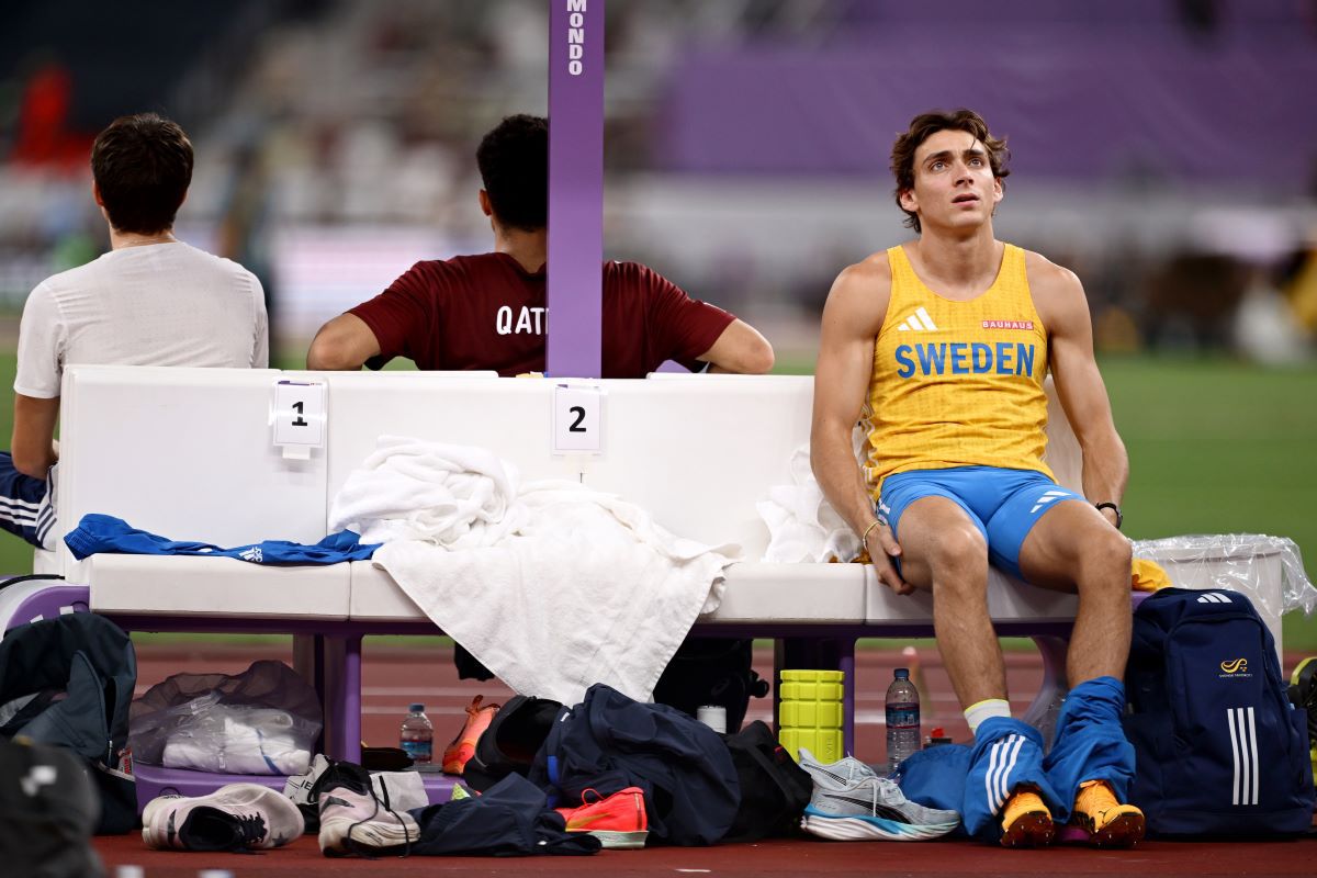 Armand Duplantis, record mondial răsplătit cu 170.000 de dolari » Ce spun adversarii: „Are tot ce își dorește fiecare săritor”