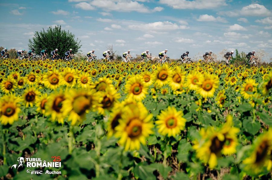7,8 tone de apă s-au consumat în ediția din acest a Turului României! Câte camere de hotel s-au rezervat + alte cifre spectaculoase