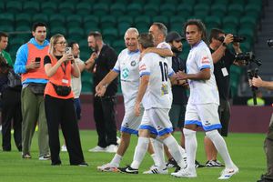 Îl mai recunoști? Fostul campion mondial și european l-a elogiat pe Gică Hagi la Legends Charity Game: „Un fotbalist unic!”