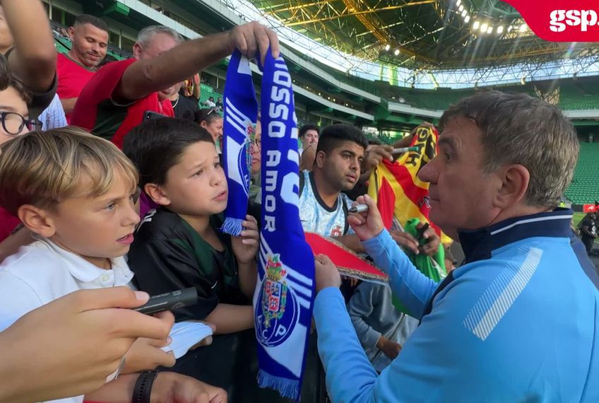Gică Hagi, asaltat de fani pentru autografe în Portugalia