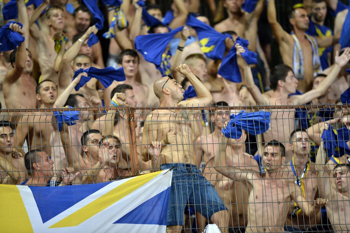 O ură care mocnește » Puțini știu de ce s-a rupt „frăția” dintre Petrolul și Dinamo + 30 de imagini dintr-o rivalitate caustică