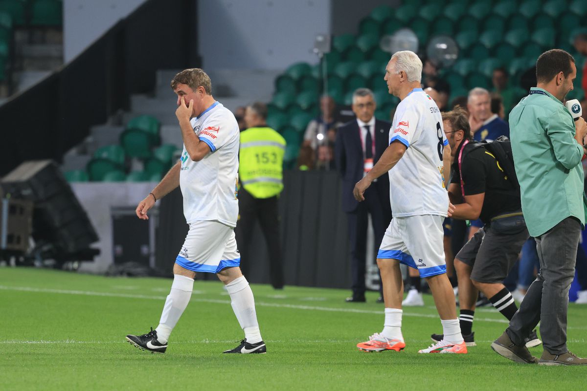 Coloși la tot pasul: Legends Charity Game, spectacol pentru o cauză nobilă! Gică Hagi, un sfert de oră pe teren