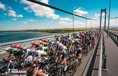 7,8 tone de apă s-au consumat în ediția din acest a Turului României! Câte camere de hotel s-au rezervat + alte cifre spectaculoase