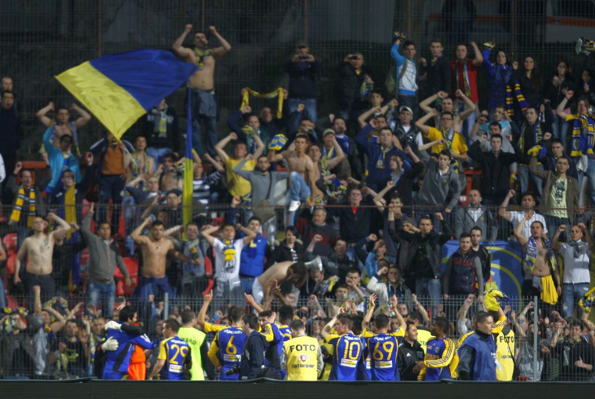 O ură care mocnește » Puțini știu de ce s-a rupt „frăția” dintre Petrolul și Dinamo + 30 de imagini dintr-o rivalitate caustică