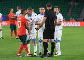 Coloși la tot pasul: Legends Charity Game, spectacol pentru o cauză nobilă! Gică Hagi, un sfert de oră pe teren