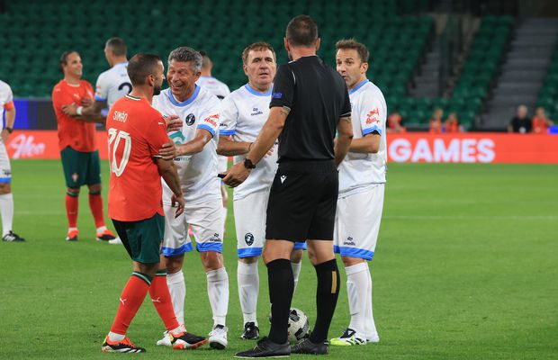 Coloși la tot pasul: Legends Charity Game, spectacol pentru o cauză nobilă! Gică Hagi, un sfert de oră pe teren
