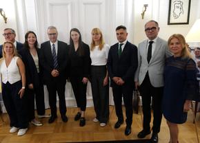 Medaliați olimpici și reprezentați COSR, la Sărbătoarea Sportului la Ambasada Franței » Șeful ANS: „Poate că, România va îndrăzni să viseze la organizarea unor JO”