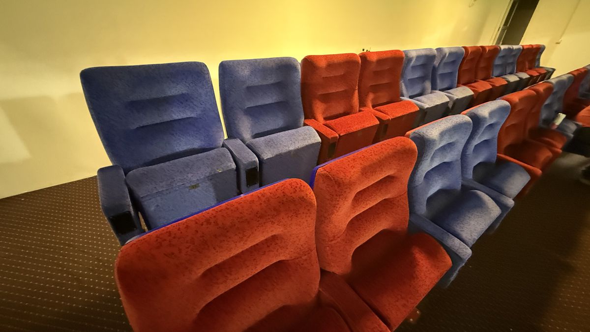 Vine week-end-ul, în Superligă se întoarce stadionul-dezastru » Imagini de râsu'-plânsu' surprinse de GSP: „Știți ce vedeți pe geamul de la toaletă?”