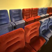 Scaunele de la vechea oficială din Ghencea au ajuns pe stadionul din Clinceni. Foto: GSP.RO