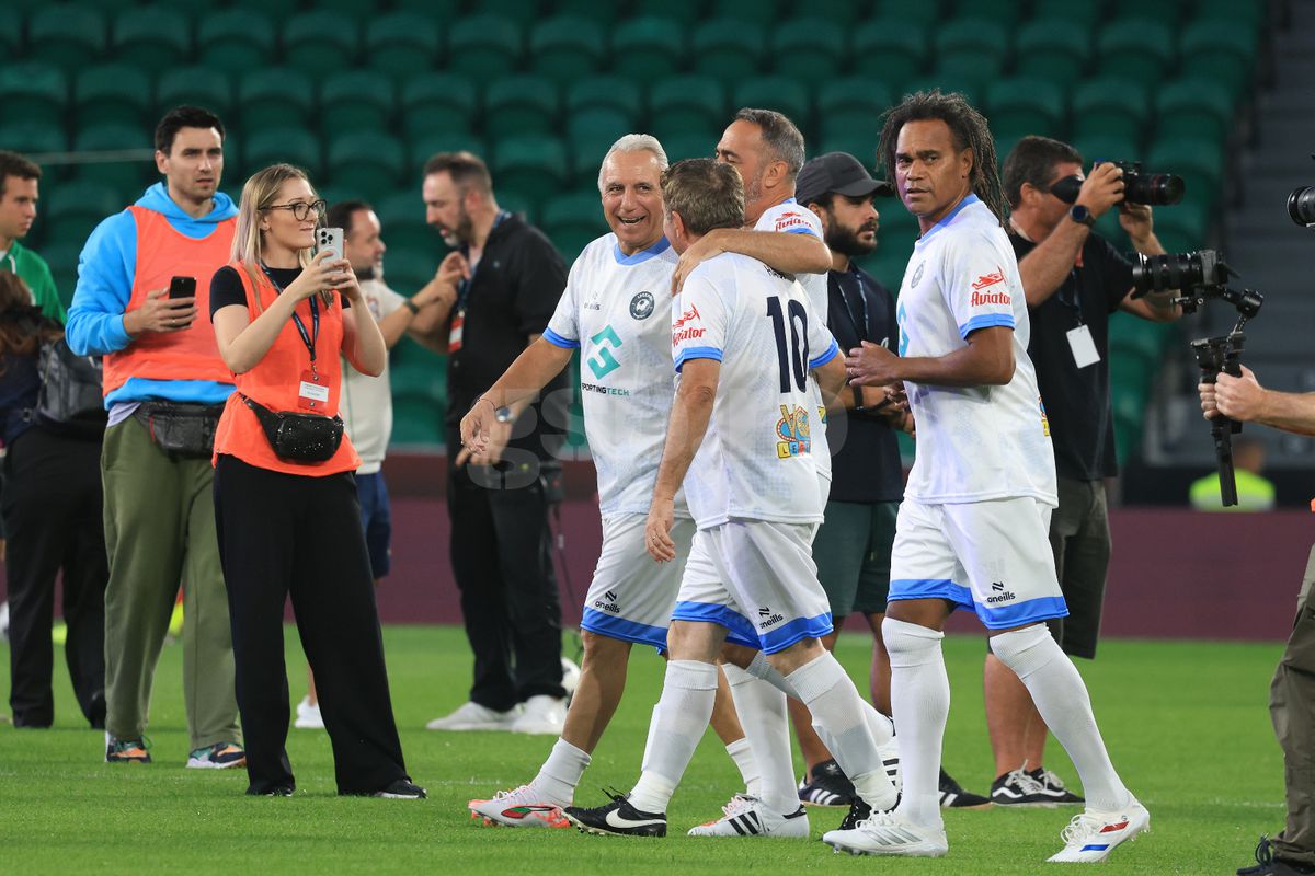 Îl mai recunoști pe Christian Karembeu? Spectacol la „Legends Charity Game