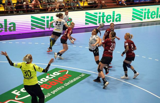 CSM București și SCM Rm. Vâlcea continuă lupta pentru titlu! Ambele au câștigat meciurile de astăzi