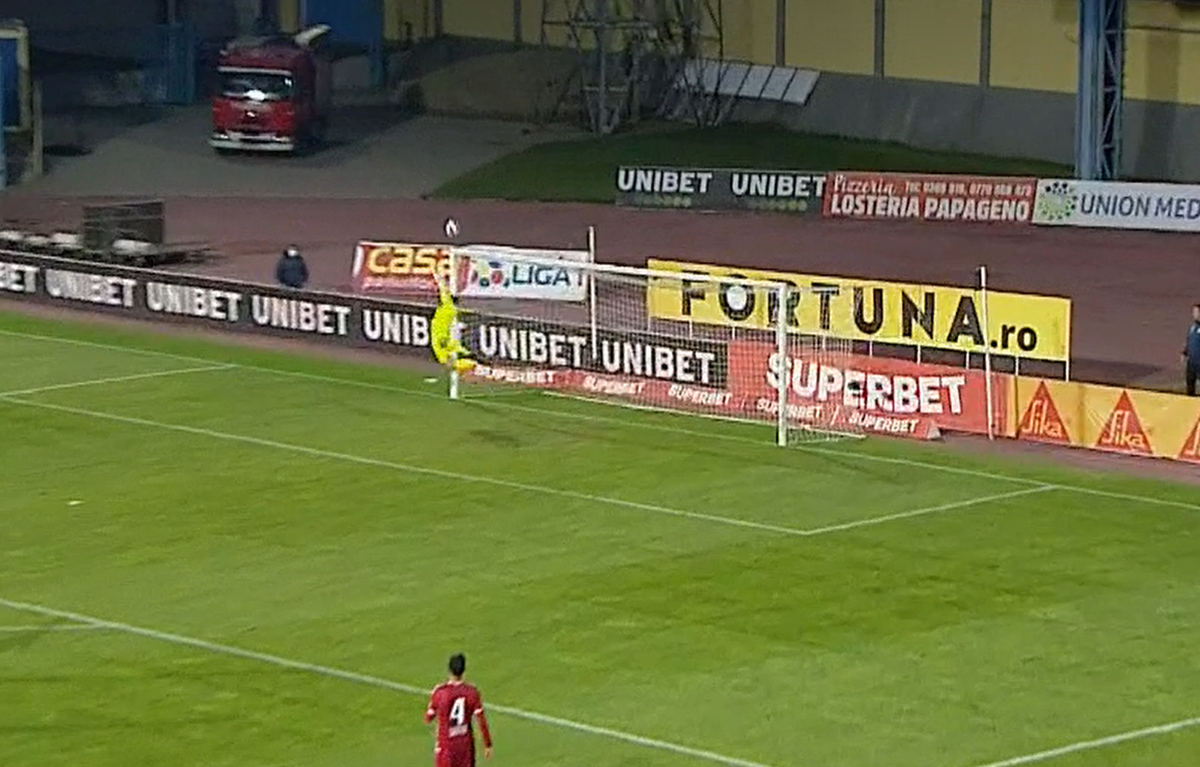 Basarab Panduru se ia de un dinamovist după Gaz Metan - Dinamo: „Cine îl învață așa? Înseamnă că eşti împotriva lui Dinamo”