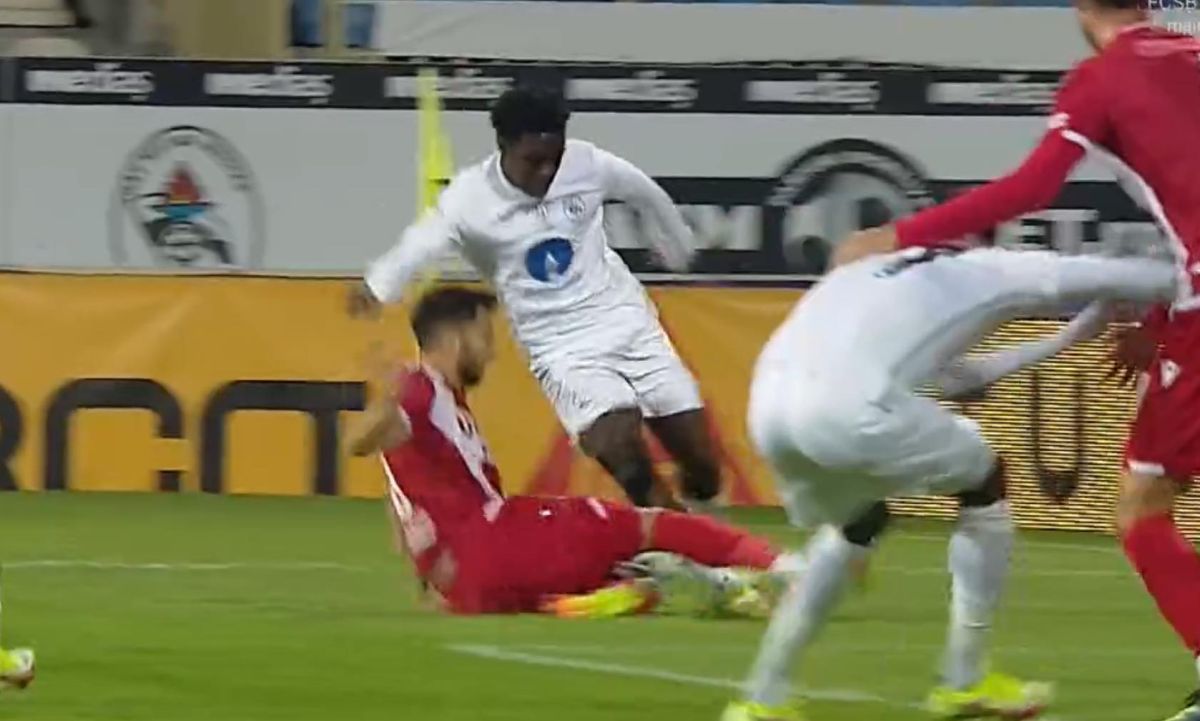 FOTO Gaz Metan - Dinamo, duel Răuță - Alceus în careu