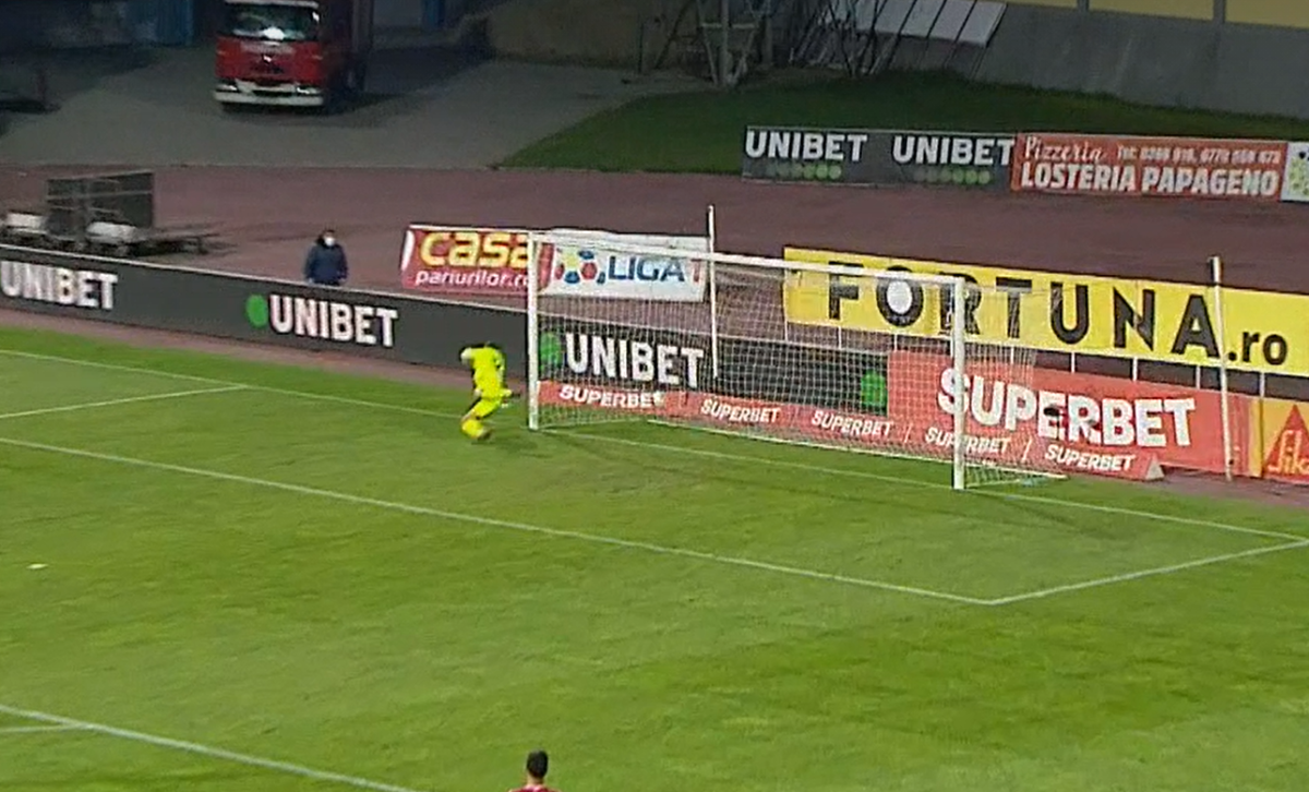 Basarab Panduru se ia de un dinamovist după Gaz Metan - Dinamo: „Cine îl învață așa? Înseamnă că eşti împotriva lui Dinamo”