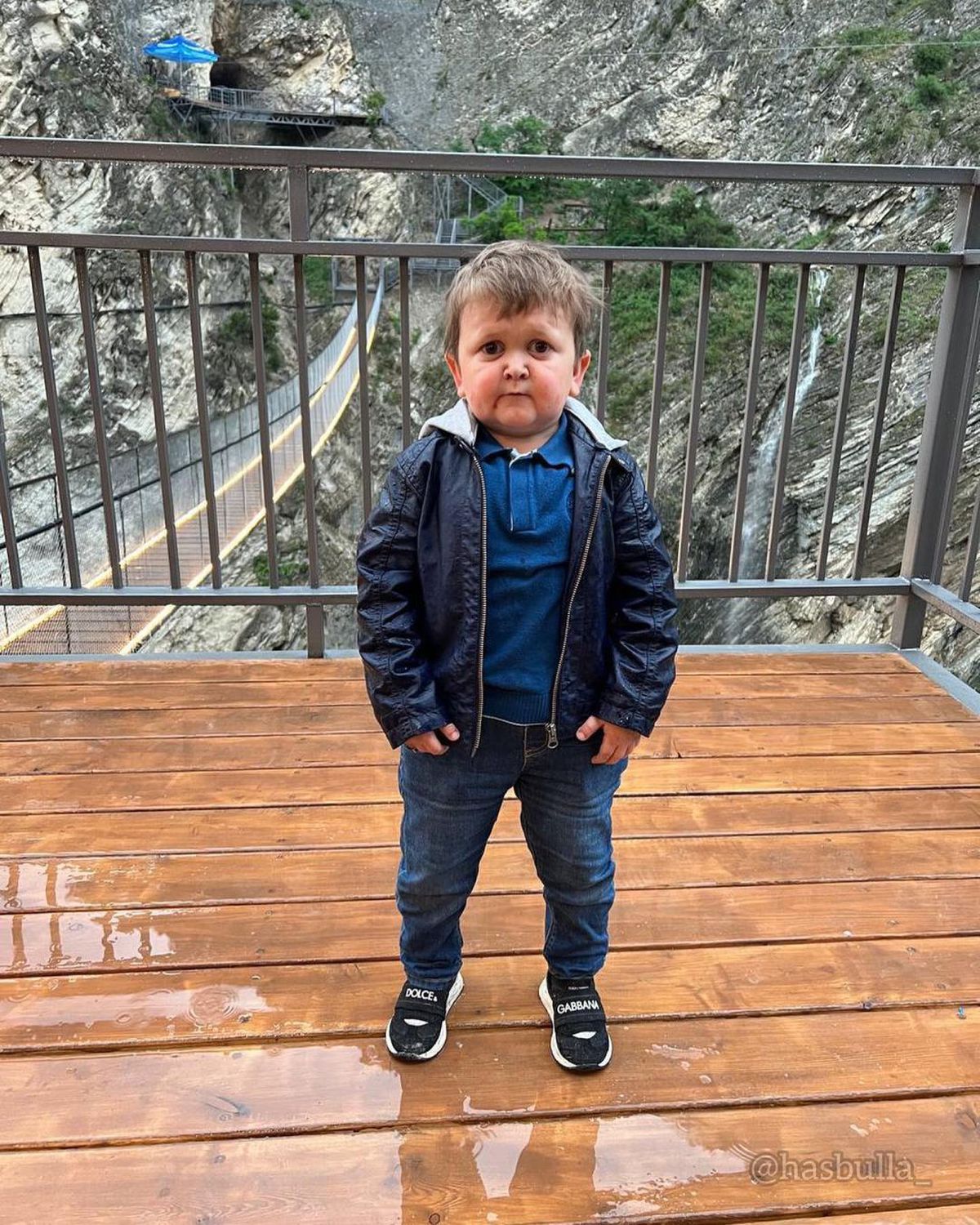 Povestea lui Hasbulla, tânărul de 20 de ani care arată ca un copil de cinci ani și a ajuns în UFC: „Am semnat contractul de luptător”