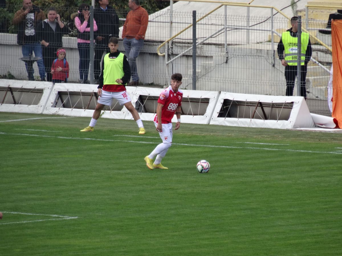 Dinamo câștigă cu Ripensia la Giurgiu, dar Burcă e nemulțumit: „E greu cu astea”