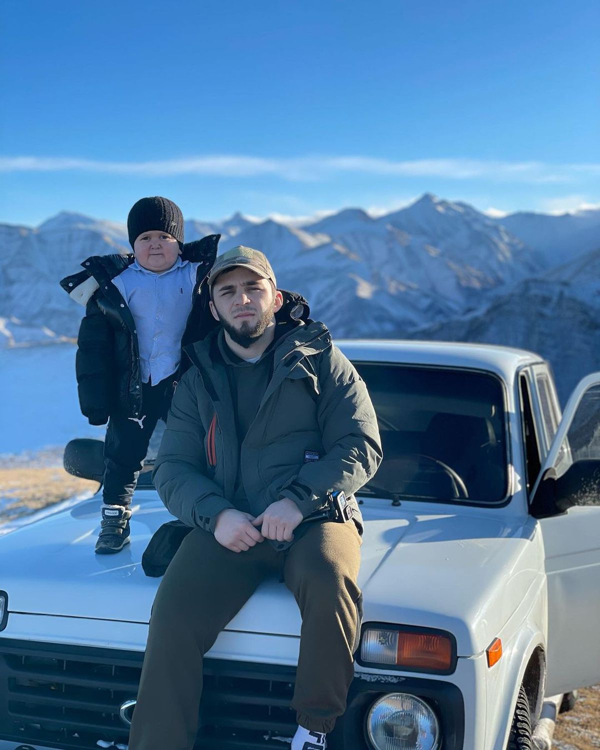 Povestea lui Hasbulla, tânărul de 20 de ani care arată ca un copil de cinci ani și a ajuns în UFC: „Am semnat contractul de luptător”