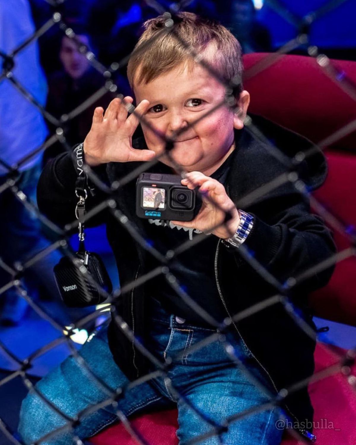 Povestea lui Hasbulla, tânărul de 20 de ani care arată ca un copil de cinci ani și a ajuns în UFC: „Am semnat contractul de luptător”