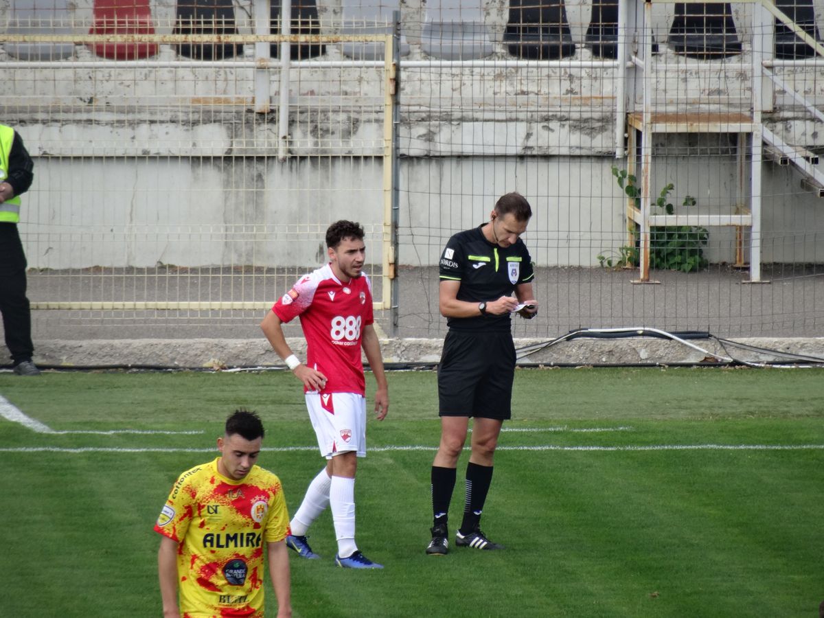 Dinamo câștigă cu Ripensia la Giurgiu, dar Burcă e nemulțumit: „E greu cu astea”