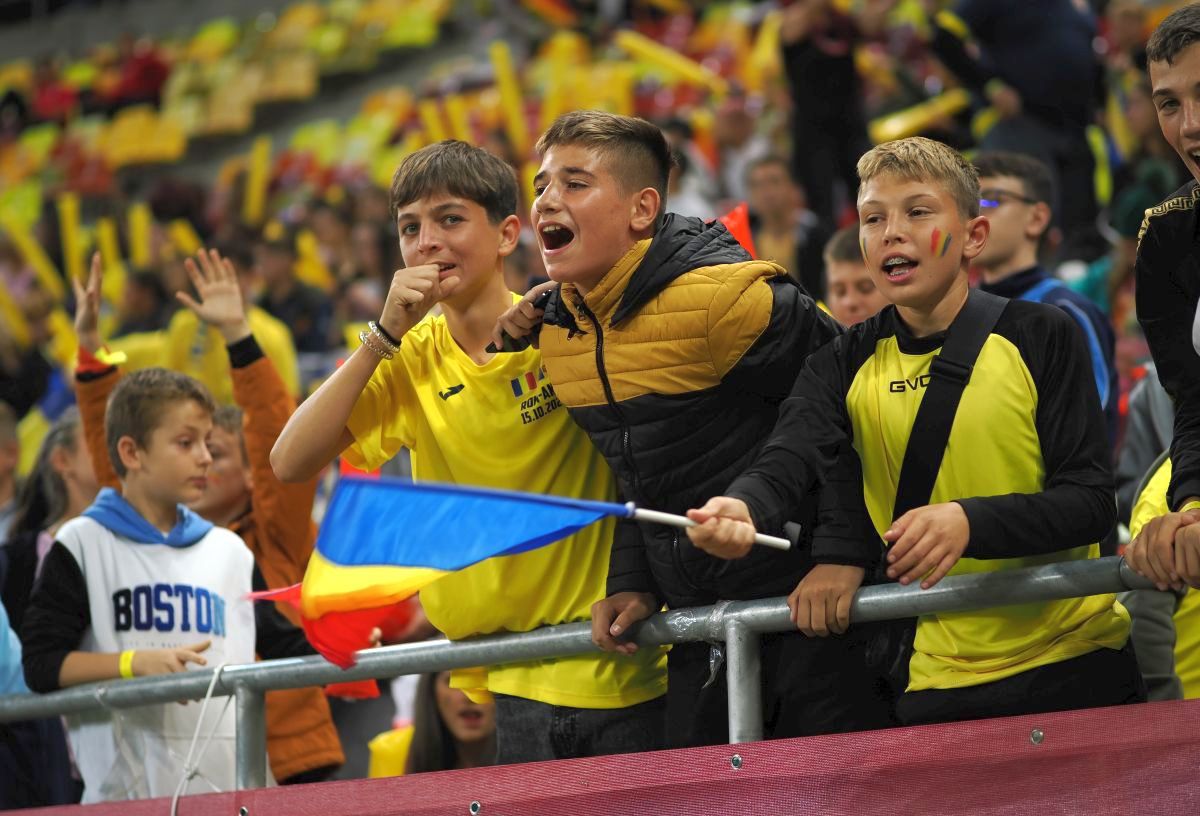 Ultrașii cu glasuri vesele » Gălăgie de nedescris pe Arena Națională, la România - Andorra