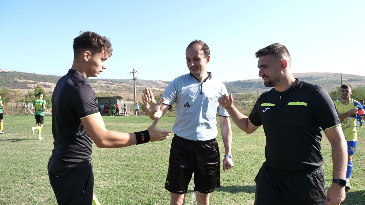 „Închideți repede, că a venit ANAF-u'!” » Derby-uri viticole în Bordeaux-uri prahovene + Petrecere de victorie cu tochitură la ceaun