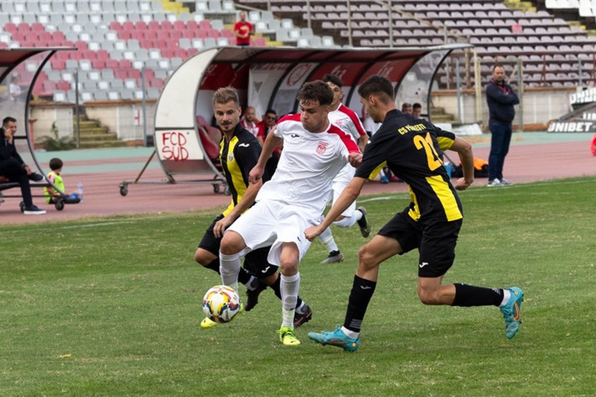 CS Dinamo București - CS Păulești