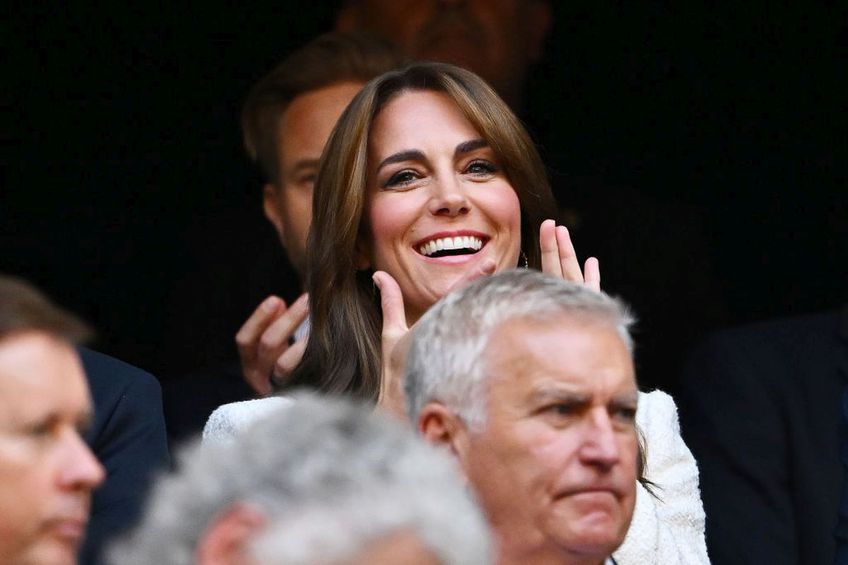 Kate Middleton, prințesa de Wales, a atras toate privirile în timpul duelului Anglia - Fiji, din „sferturile” Cupei Mondiale de rugby.