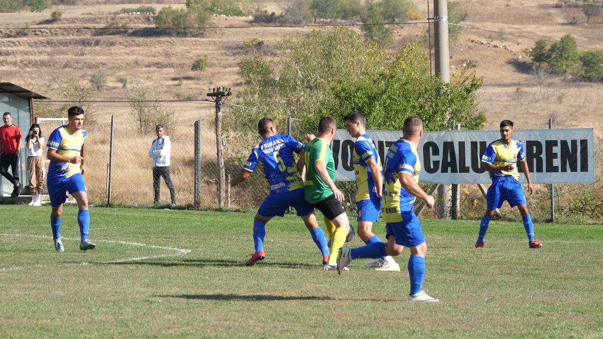 „Închideți repede, că a venit ANAF-u'!” » Derby-uri viticole în Bordeaux-uri prahovene + Petrecere de victorie cu tochitură la ceaun