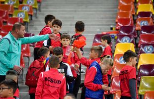 Lecție de bun-simț dată de un grup de copii la finalul meciului România - Andorra