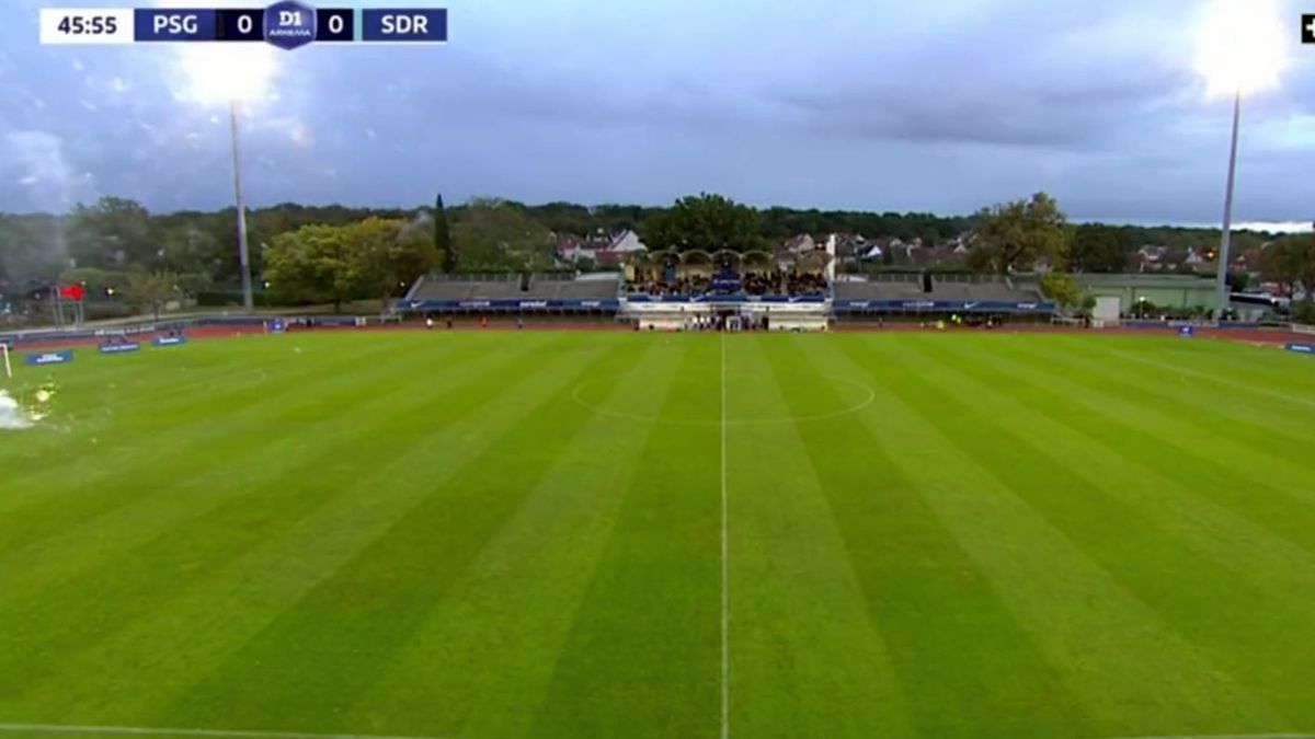 PSG - Reims la fotbal feminin, întrerupt din cauza artificiilor și petardelor
