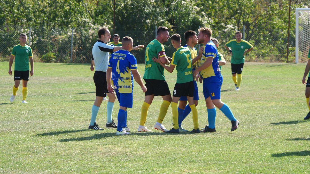 „Închideți repede, că a venit ANAF-u'!” » Derby-uri viticole în Bordeaux-uri prahovene + Petrecere de victorie cu tochitură la ceaun