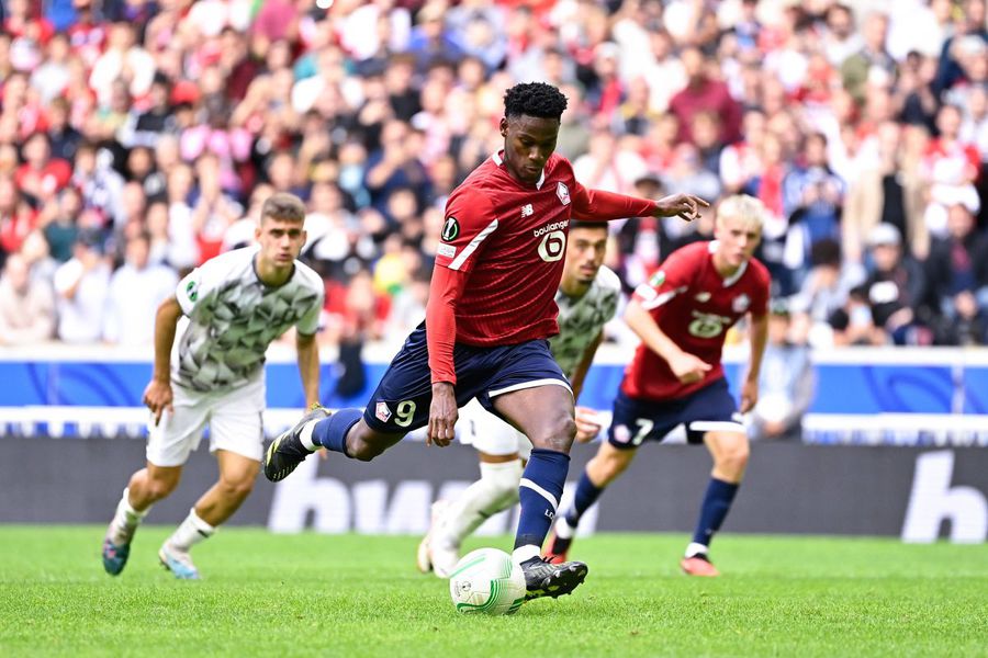 Jonathan David a marcat 25 de goluri și a oferit 12 assisturi în 49 de meciuri la Lille în sezonul trecut / Foto: Imago Images Ce rival are Louis Munteanu pentru transferul la Lille » Atacantul i-a dat gol lui FCSB + Prețul cerut francezilor