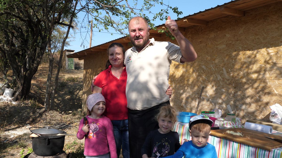 „Închideți repede, că a venit ANAF-u'!” » Derby-uri viticole în Bordeaux-uri prahovene + Petrecere de victorie cu tochitură la ceaun