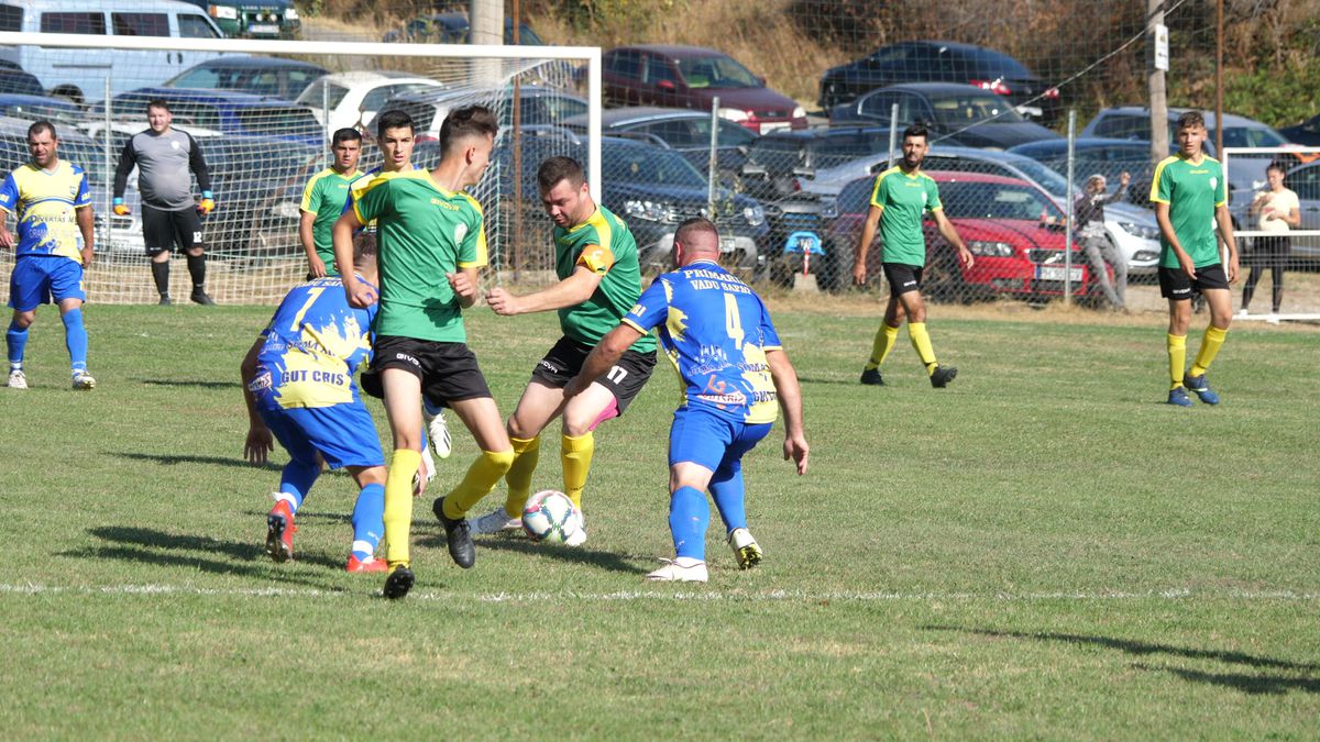 „Închideți repede, că a venit ANAF-u'!” » Derby-uri viticole în Bordeaux-uri prahovene + Petrecere de victorie cu tochitură la ceaun