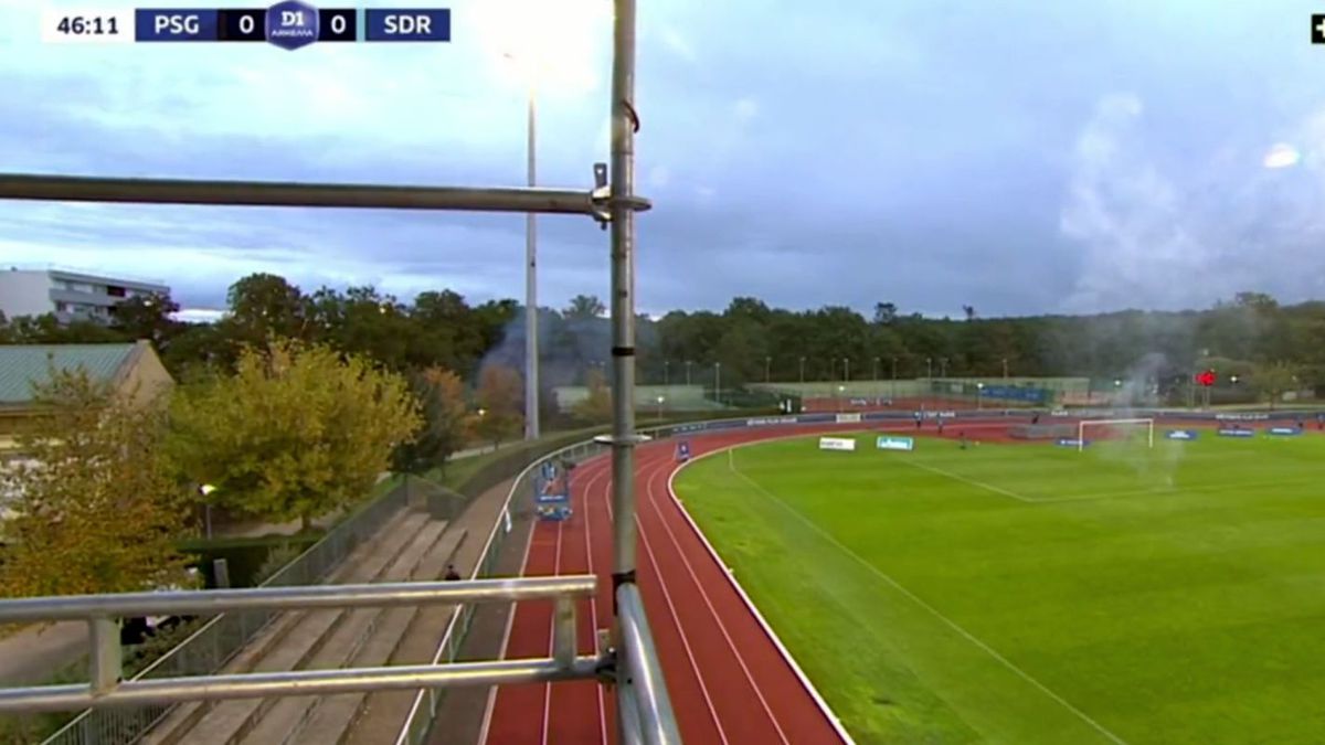 Un nou incident în Franța, la mai puțin de o săptămână după ce un meci din Ligue 1 fusese întrerupt » Trei minori au dat cu artificii și petarde la partida lui PSG