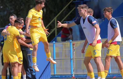 Ion Marin șochează! De ce le-a confiscat telefoanele „tricolorilor” U18: „Intră pe fel și fel de site-uri și apoi ne mirăm de ce nu mai pot sta în picioare”