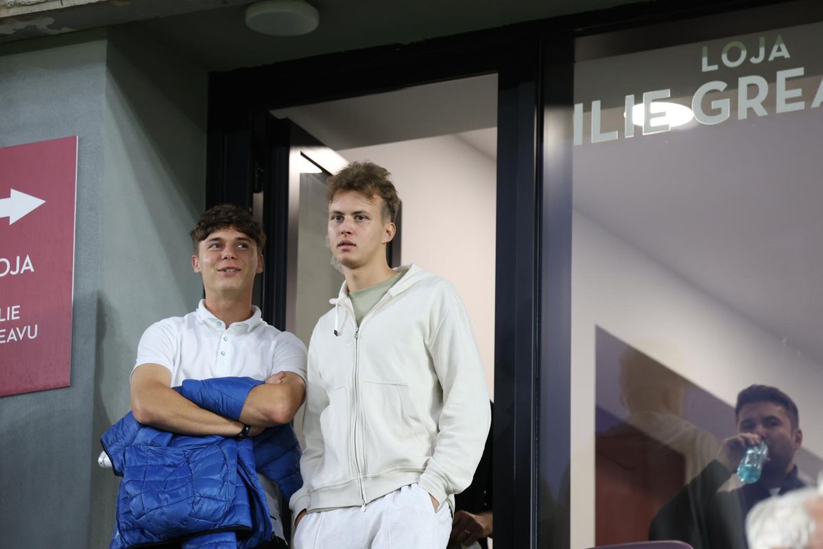 Personalități remarcante din fotbalul românesc și-au făcut apariția la stadion pentru meciul României U21 / Foto: Ionuț Iordache GSP