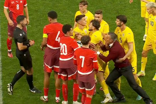 Daniel Pancu a sărit la arbitru!